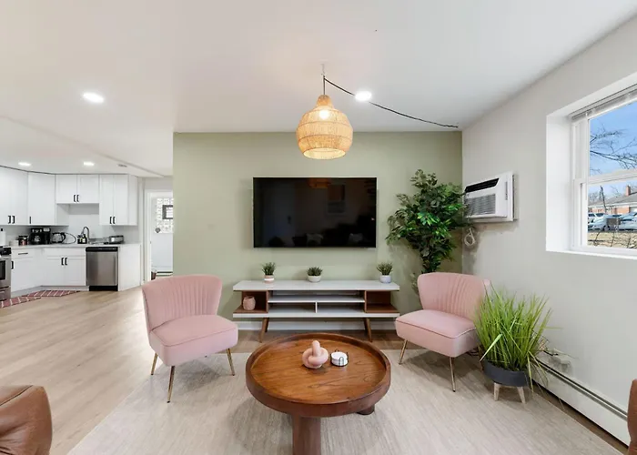 Relaxing 1 Bedroom With Free Parking Workdesk Apartment *