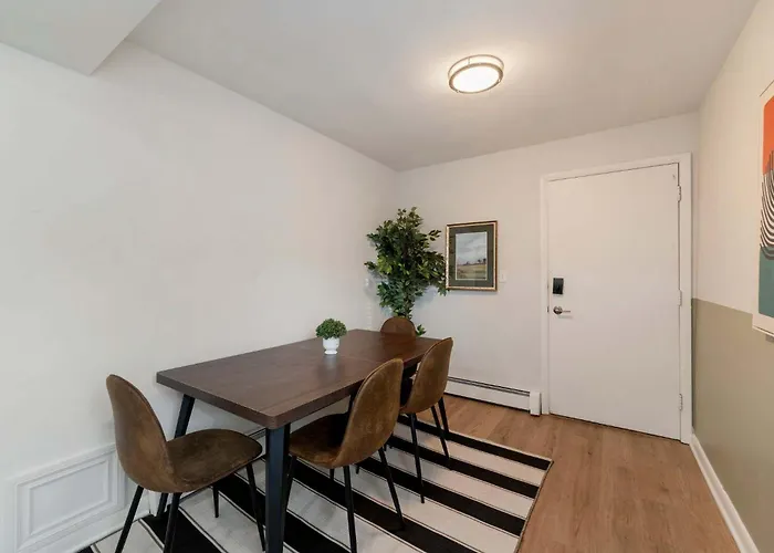 Relaxing 1 Bedroom With Free Parking Workdesk Apartment